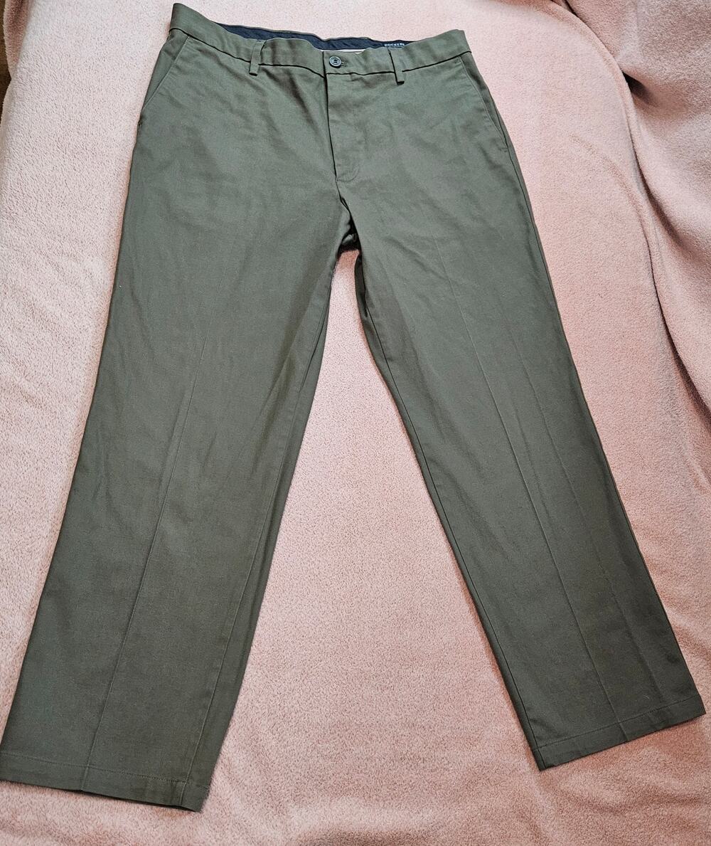 Dockers Classic Fit Flex Comfort Signature Khaki Pants